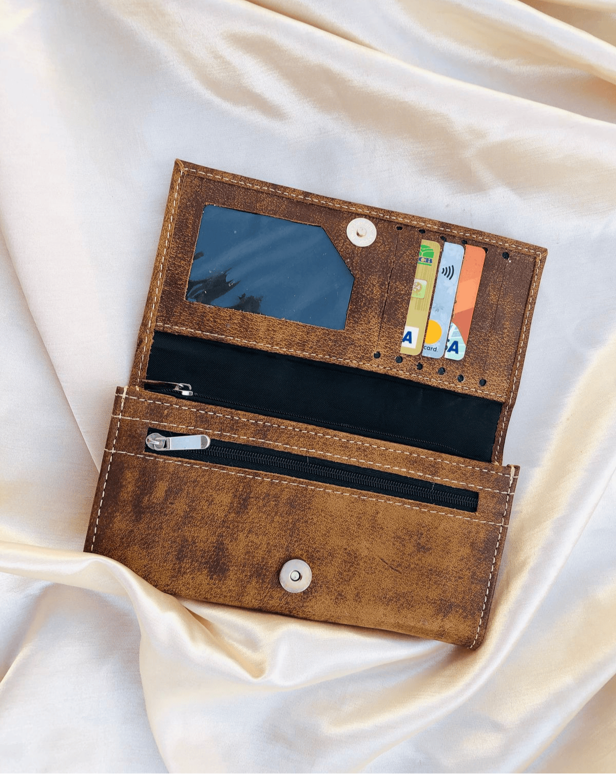 Auburn - Brown Clutch