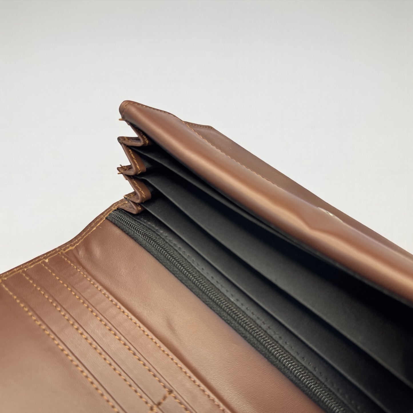 Auburn Rouge – Dark Brown Wallet with Red Strip